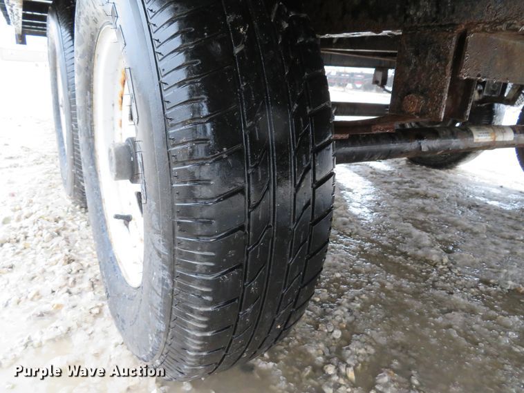 image for item DI2063 2011 Sure Trac ST10220TD02A-B-100 equipment trailer