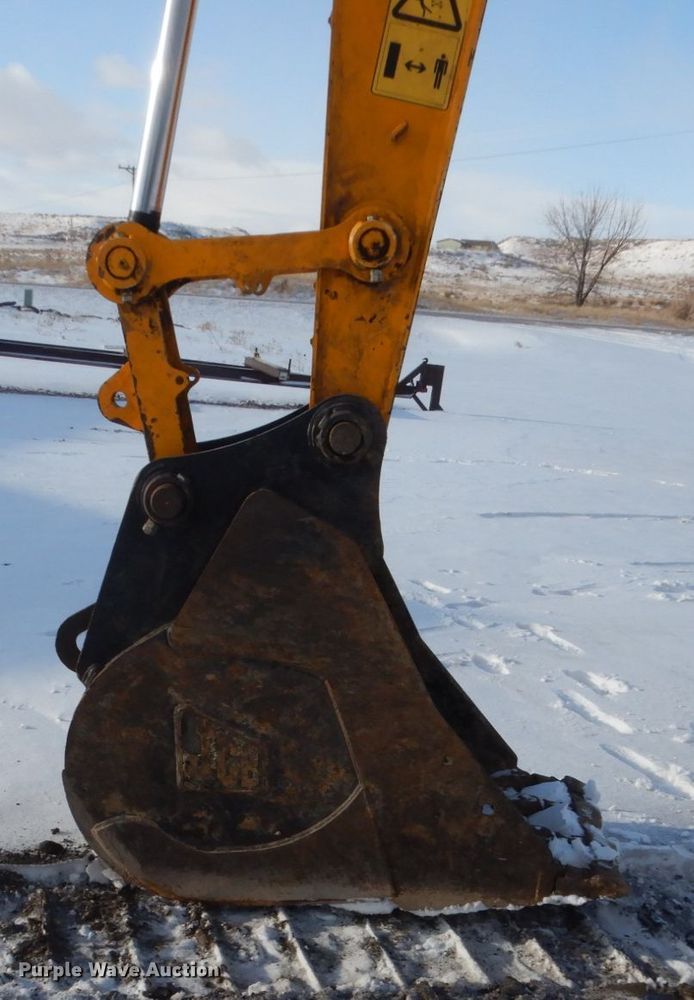 image for item FU9185 2014 JCB JS160 excavator