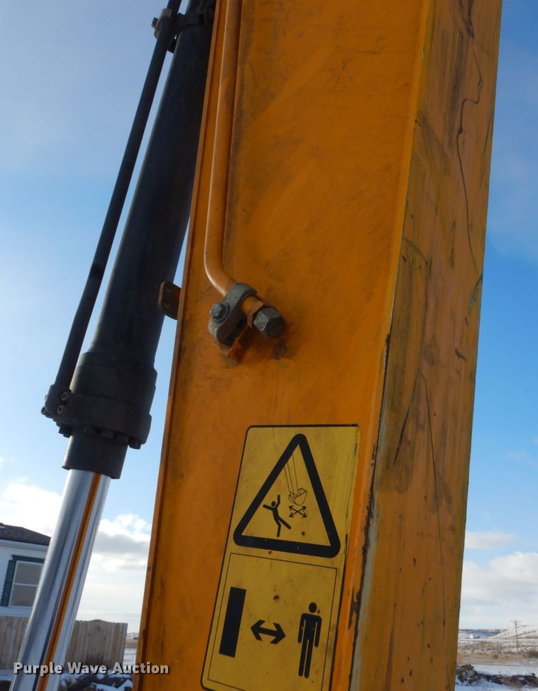 image for item FU9185 2014 JCB JS160 excavator