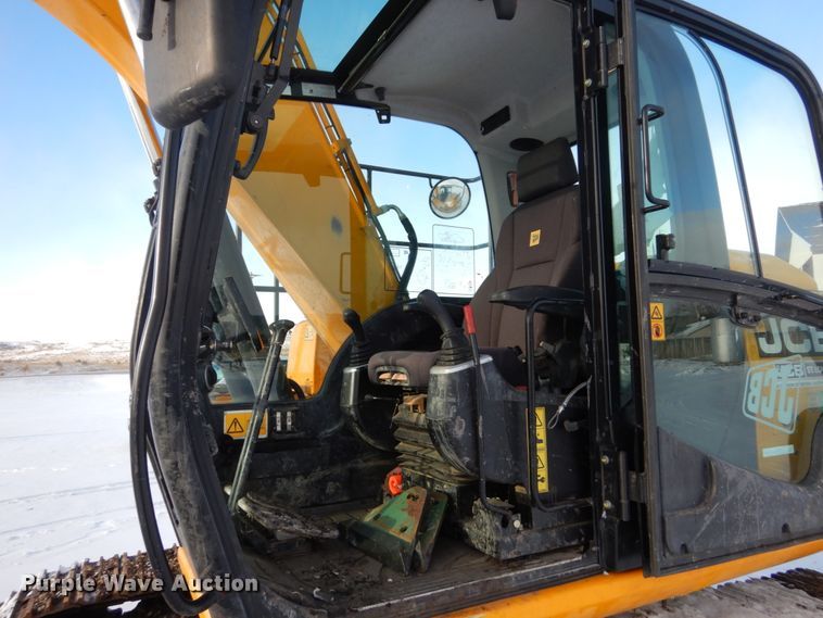 image for item FU9185 2014 JCB JS160 excavator
