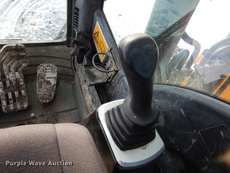 image for item FU9185 2014 JCB JS160 excavator