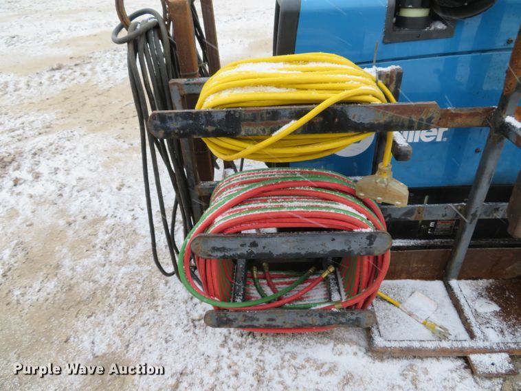 image for item GI9077 Miller Tailblazer 302 welder/generator