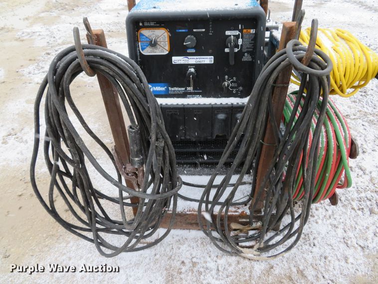 image for item GI9077 Miller Tailblazer 302 welder/generator