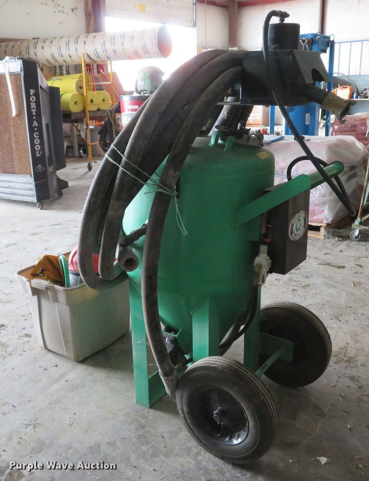 image for item GI9090 2017 MMLJ DB800 dustless media blaster