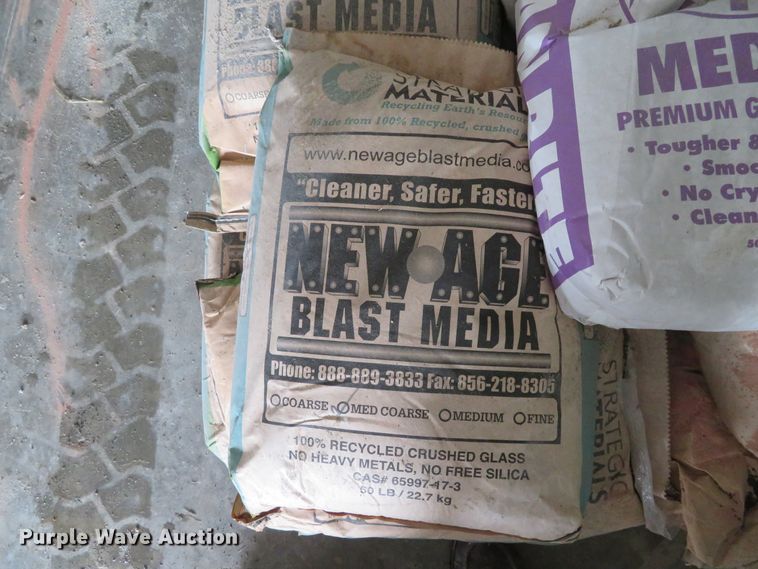 image for item GI9090 2017 MMLJ DB800 dustless media blaster