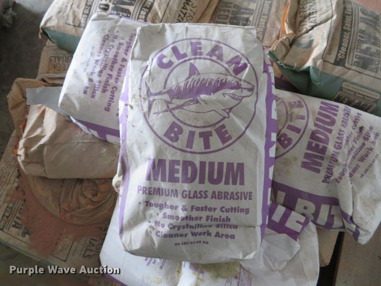 image for item GI9090 2017 MMLJ DB800 dustless media blaster