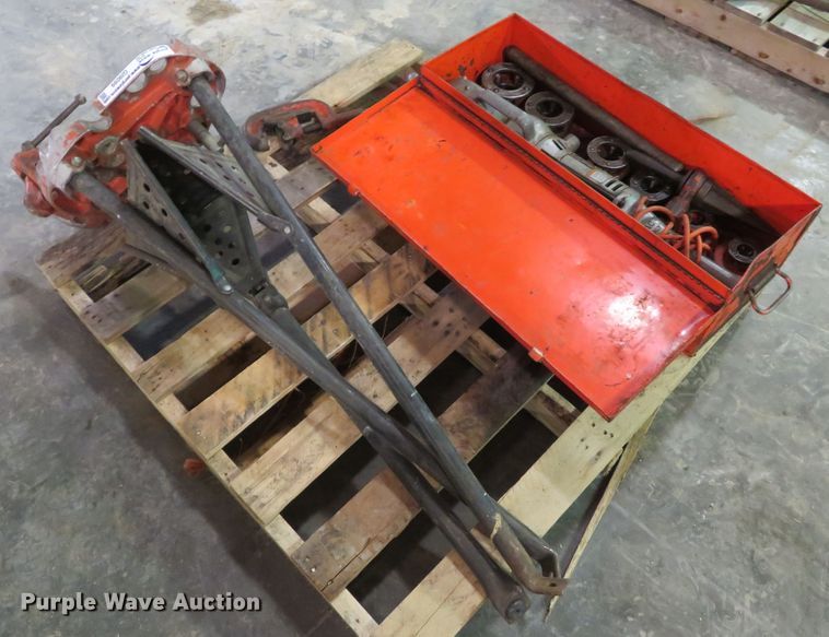 image for item GI9099 Ridgid 700 pipe threader