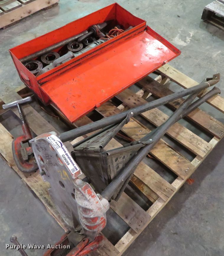 image for item GI9099 Ridgid 700 pipe threader