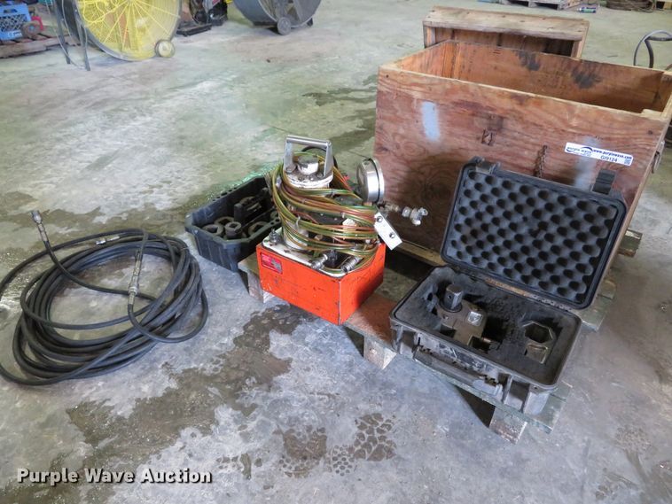 image for item GI9124 Torq Lite hydraulic torque wrench