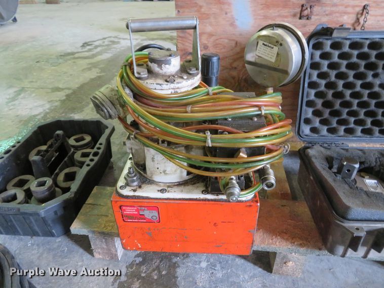 image for item GI9124 Torq Lite hydraulic torque wrench