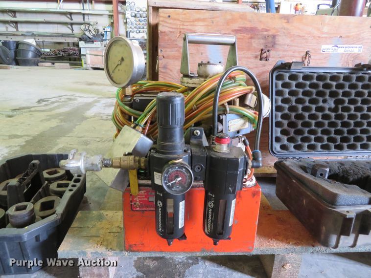 image for item GI9124 Torq Lite hydraulic torque wrench