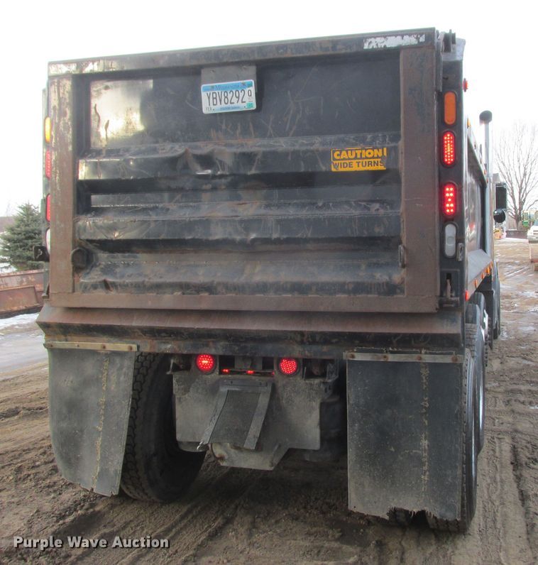 image for item DA8347 1995 Peterbilt 379 dump truck