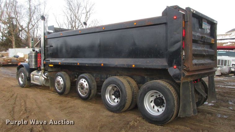 image for item DA8347 1995 Peterbilt 379 dump truck