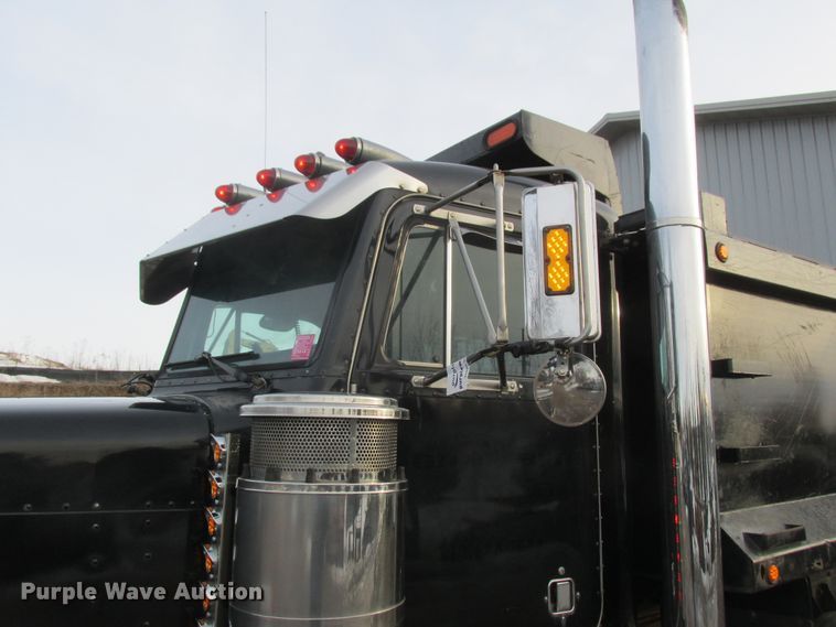 image for item DA8347 1995 Peterbilt 379 dump truck