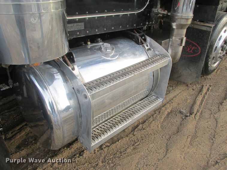 image for item DA8347 1995 Peterbilt 379 dump truck