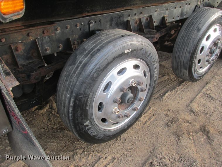 image for item DA8347 1995 Peterbilt 379 dump truck