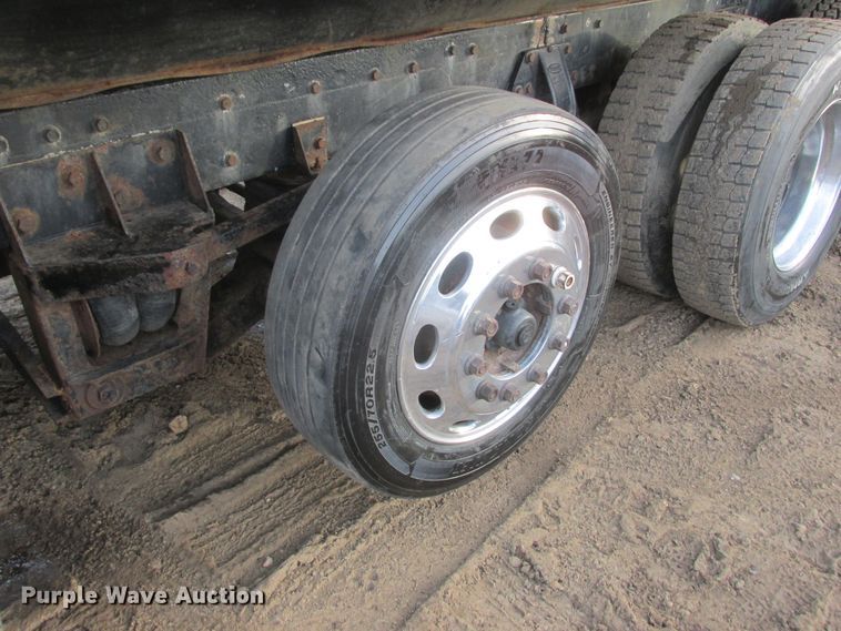 image for item DA8347 1995 Peterbilt 379 dump truck