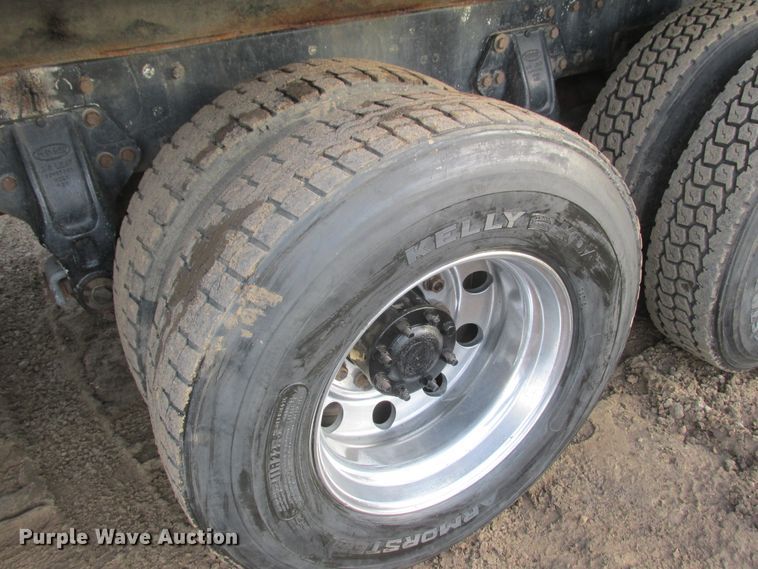 image for item DA8347 1995 Peterbilt 379 dump truck