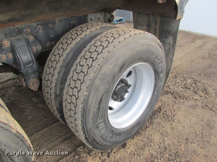 image for item DA8347 1995 Peterbilt 379 dump truck