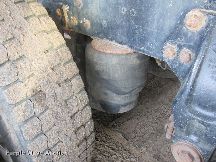 image for item DA8347 1995 Peterbilt 379 dump truck