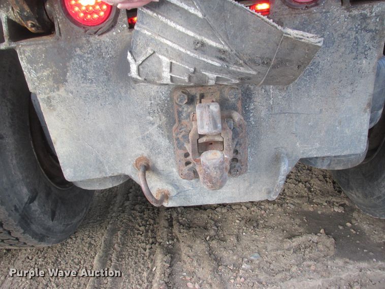 image for item DA8347 1995 Peterbilt 379 dump truck