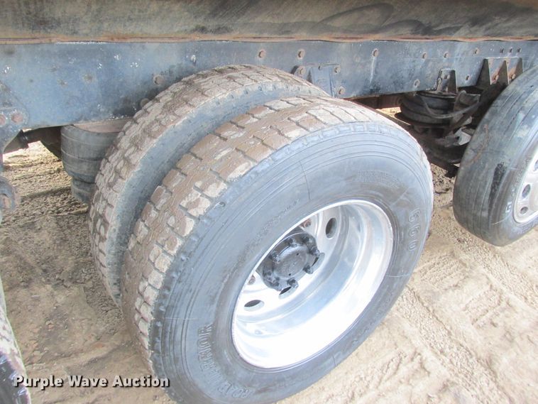 image for item DA8347 1995 Peterbilt 379 dump truck