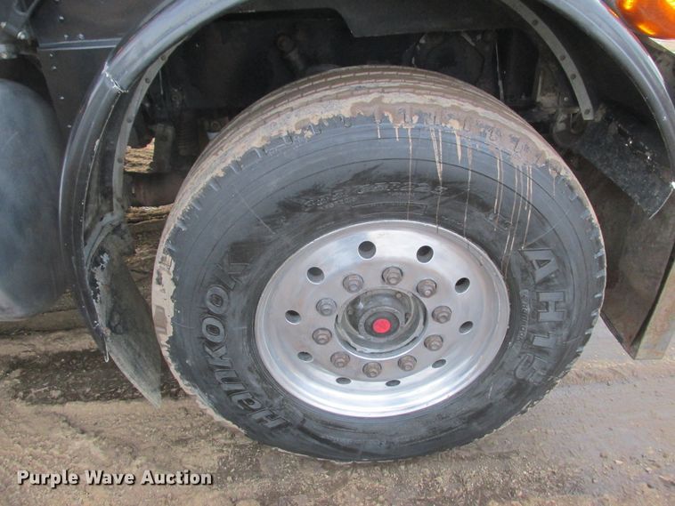 image for item DA8347 1995 Peterbilt 379 dump truck