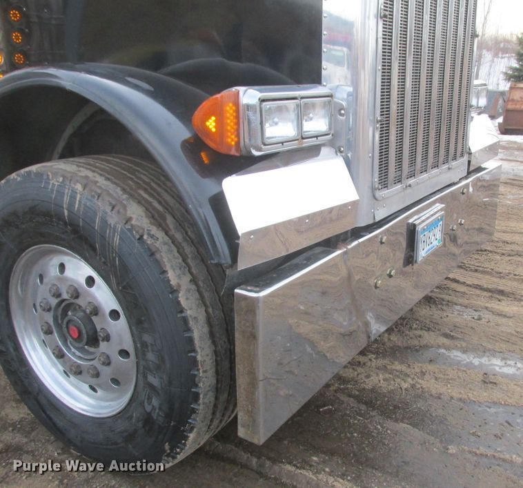 image for item DA8347 1995 Peterbilt 379 dump truck