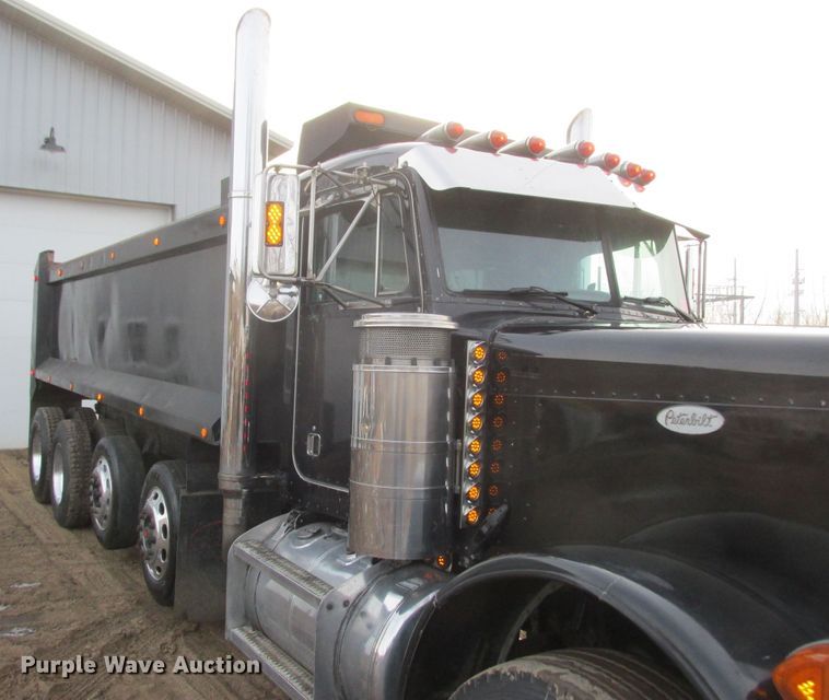 image for item DA8347 1995 Peterbilt 379 dump truck