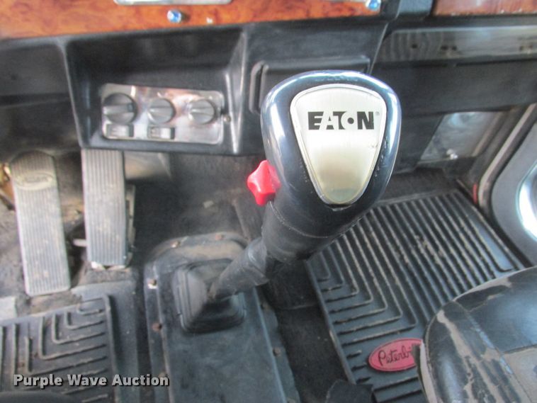 image for item DA8347 1995 Peterbilt 379 dump truck