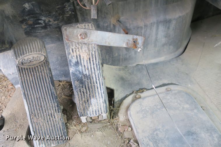 image for item DB10006 1998 Peterbilt 357 ready mix truck