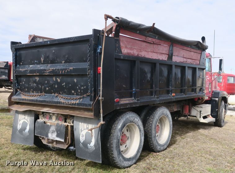 image for item DB10008 1993 Freightliner FLD dump truck