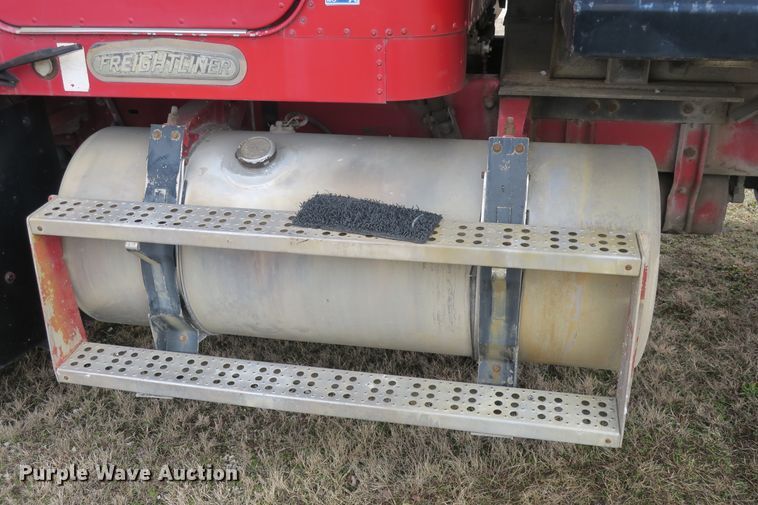 image for item DB10008 1993 Freightliner FLD dump truck