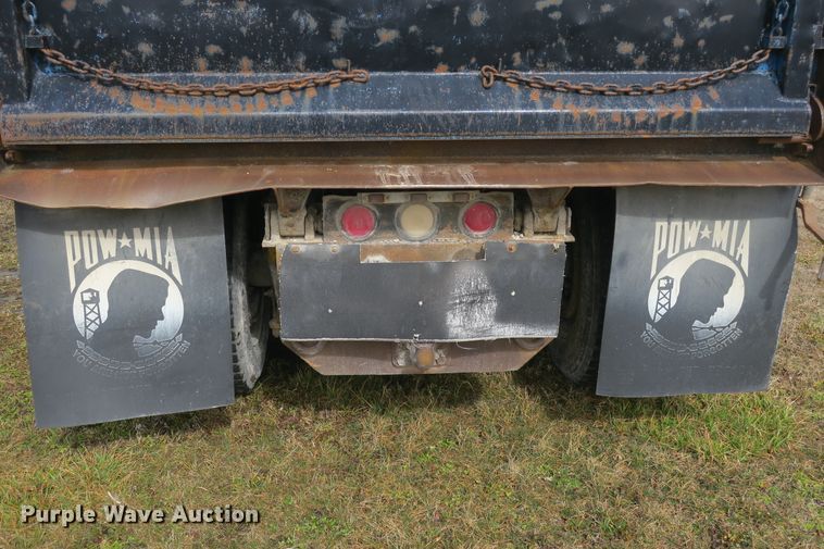 image for item DB10008 1993 Freightliner FLD dump truck