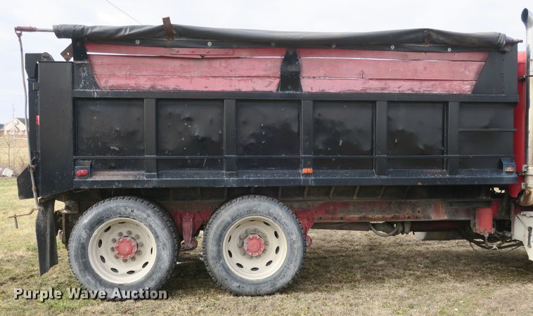 image for item DB10008 1993 Freightliner FLD dump truck