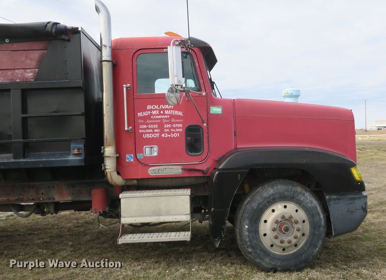 image for item DB10008 1993 Freightliner FLD dump truck