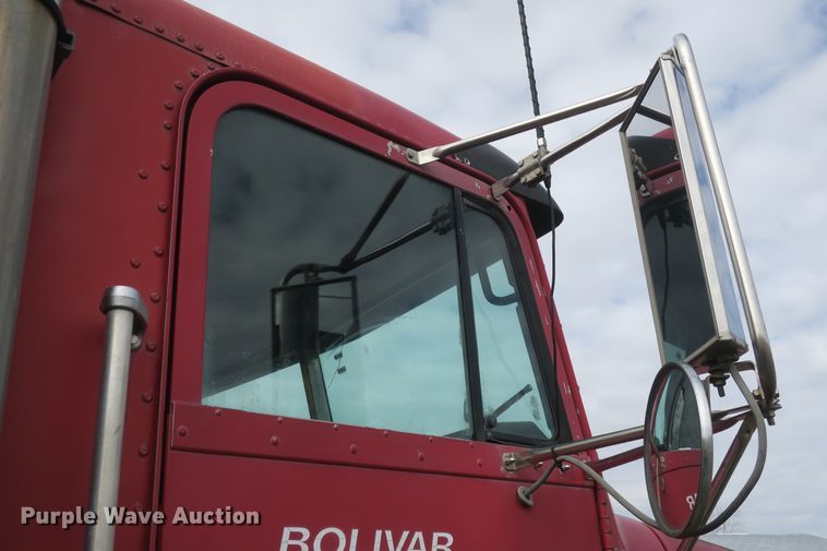 image for item DB10008 1993 Freightliner FLD dump truck