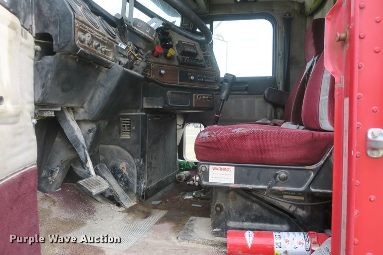 image for item DB10008 1993 Freightliner FLD dump truck