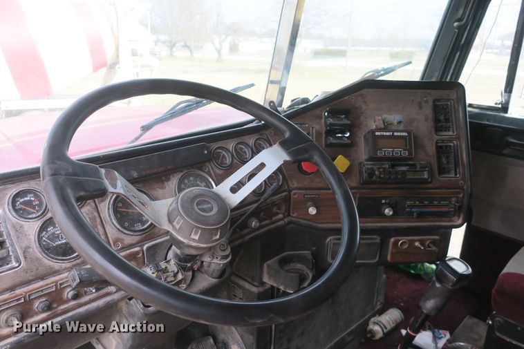 image for item DB10008 1993 Freightliner FLD dump truck