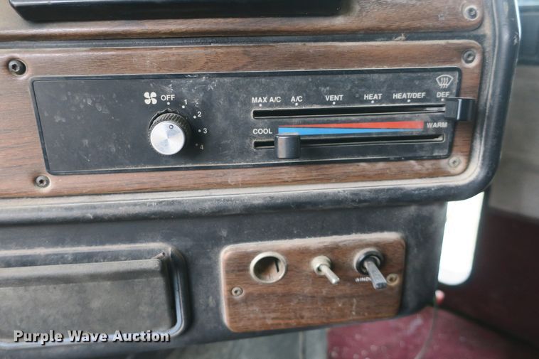 image for item DB10008 1993 Freightliner FLD dump truck