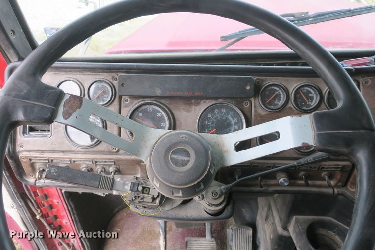 image for item DB10008 1993 Freightliner FLD dump truck