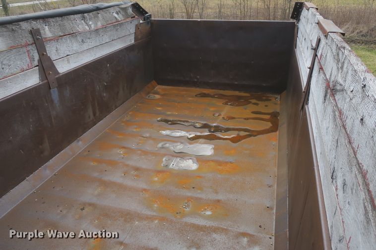 image for item DB10008 1993 Freightliner FLD dump truck