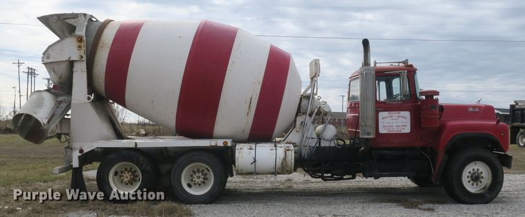 image for item DB10009 1990 Mack RD690S ready mix truck