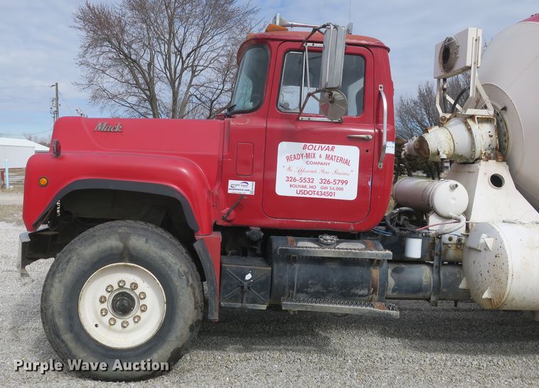 image for item DB10009 1990 Mack RD690S ready mix truck