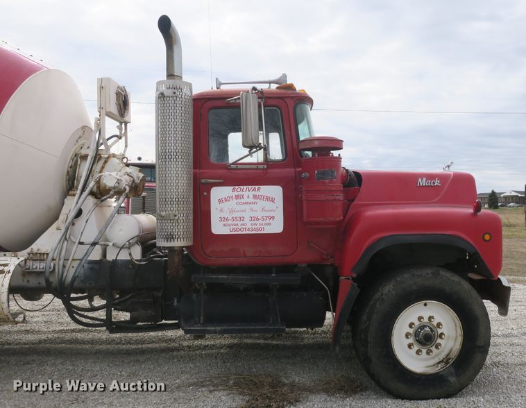image for item DB10009 1990 Mack RD690S ready mix truck