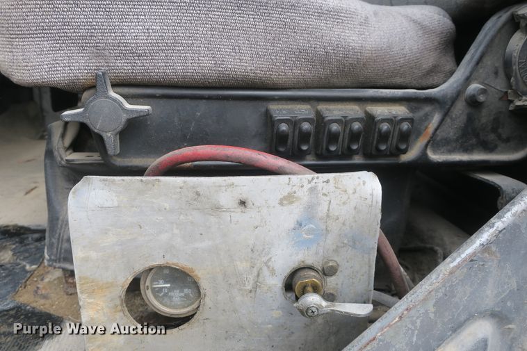 image for item DB10009 1990 Mack RD690S ready mix truck