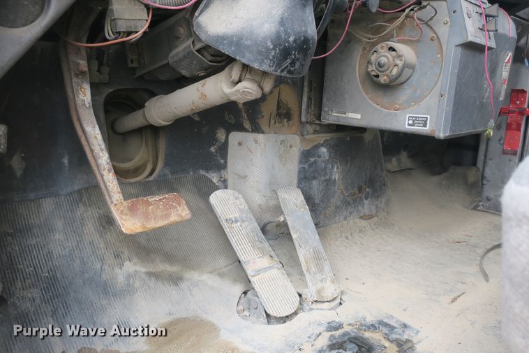 image for item DB10009 1990 Mack RD690S ready mix truck