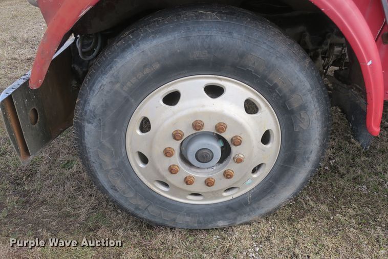 image for item DB10010 1985 Freightliner FLC dump truck