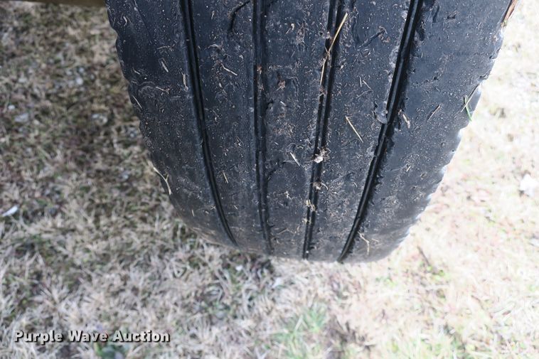 image for item DB10010 1985 Freightliner FLC dump truck