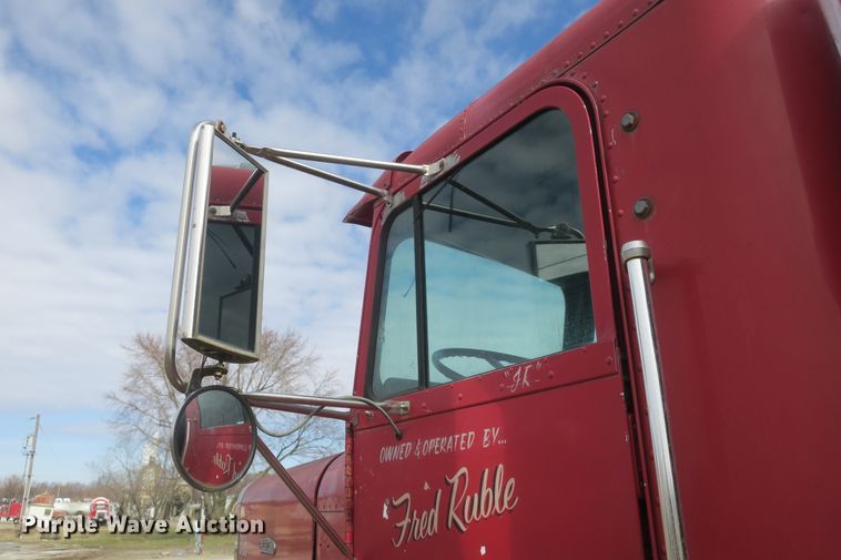 image for item DB10010 1985 Freightliner FLC dump truck